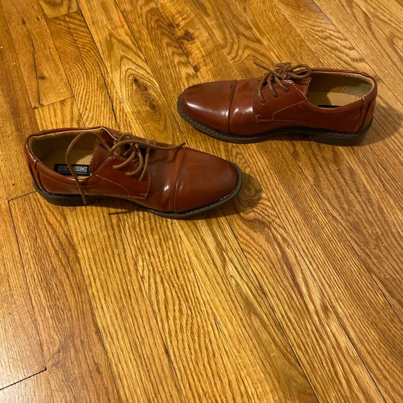 Shoes - Picture 2 of 5